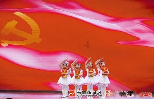 他只有“小学四年级”学历,靠“捡漏”成名,藏品价值“100亿”