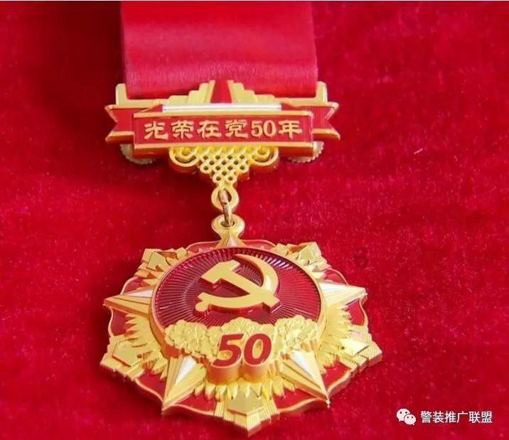 玩具店里的娃娃