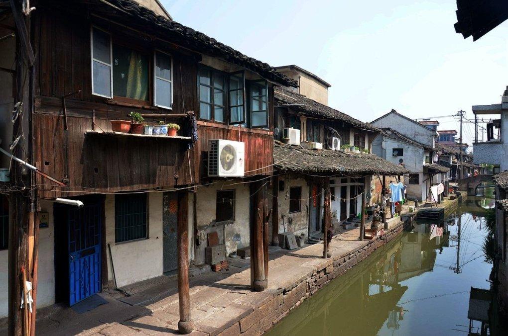 用茅台酒箱藏现金、违法放贷近3亿 建行分行原行长贪腐细节曝光