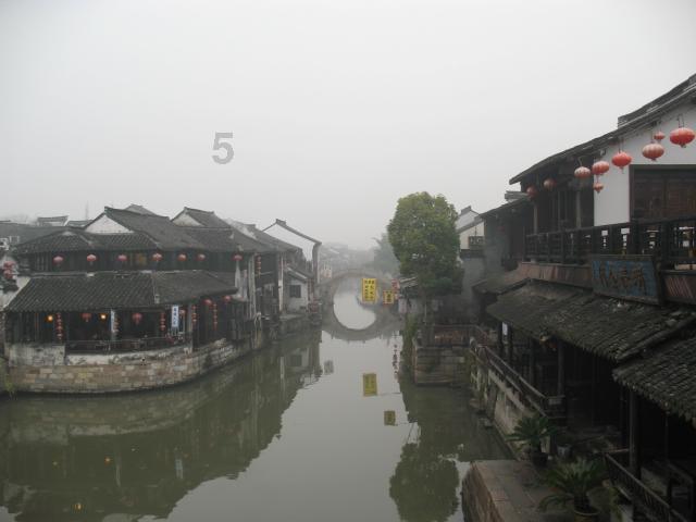 精美的反义词？游戏画面